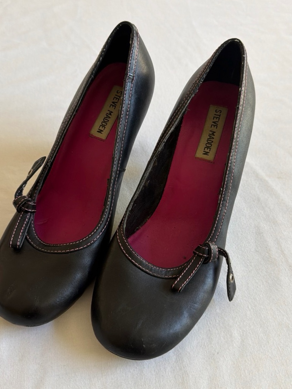 Steve Madden Black Leather Bow-Accent Flats with Pink Insole